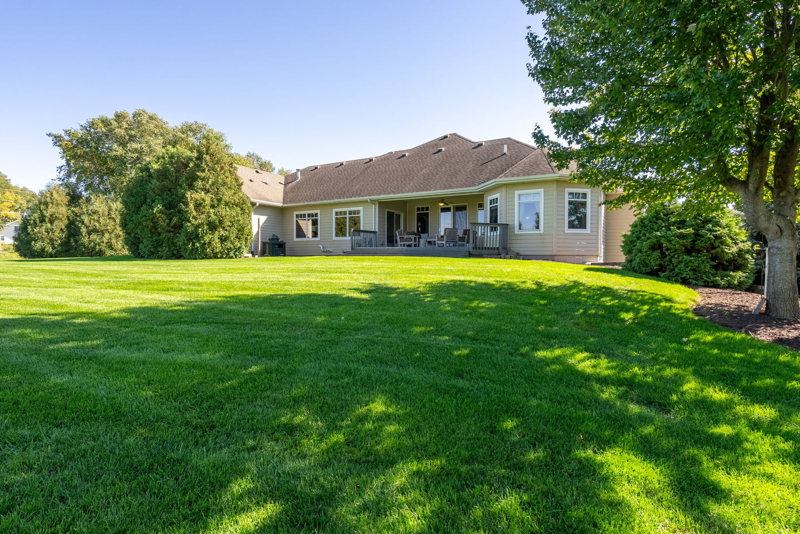 main property photo 40