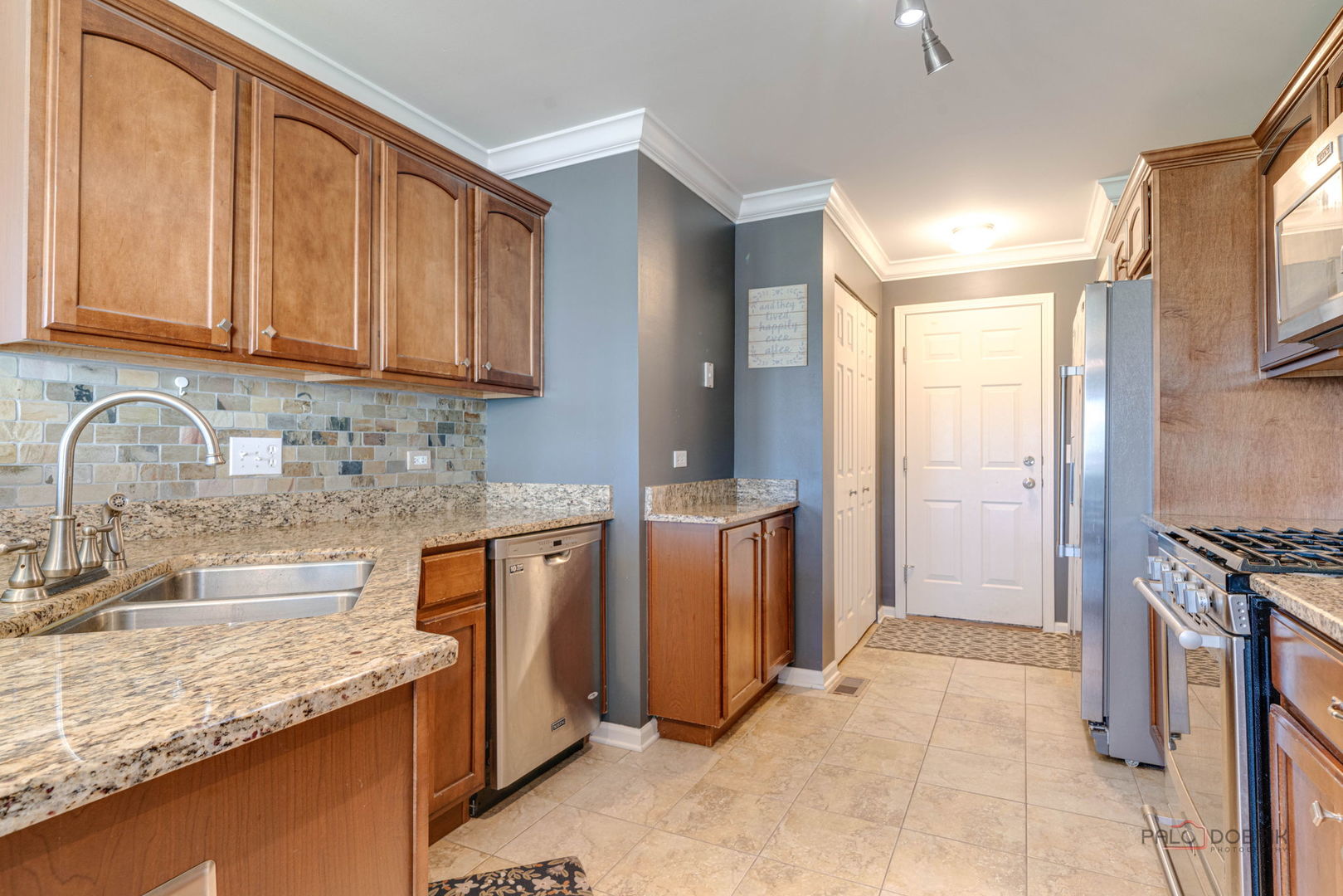 main property photo 8