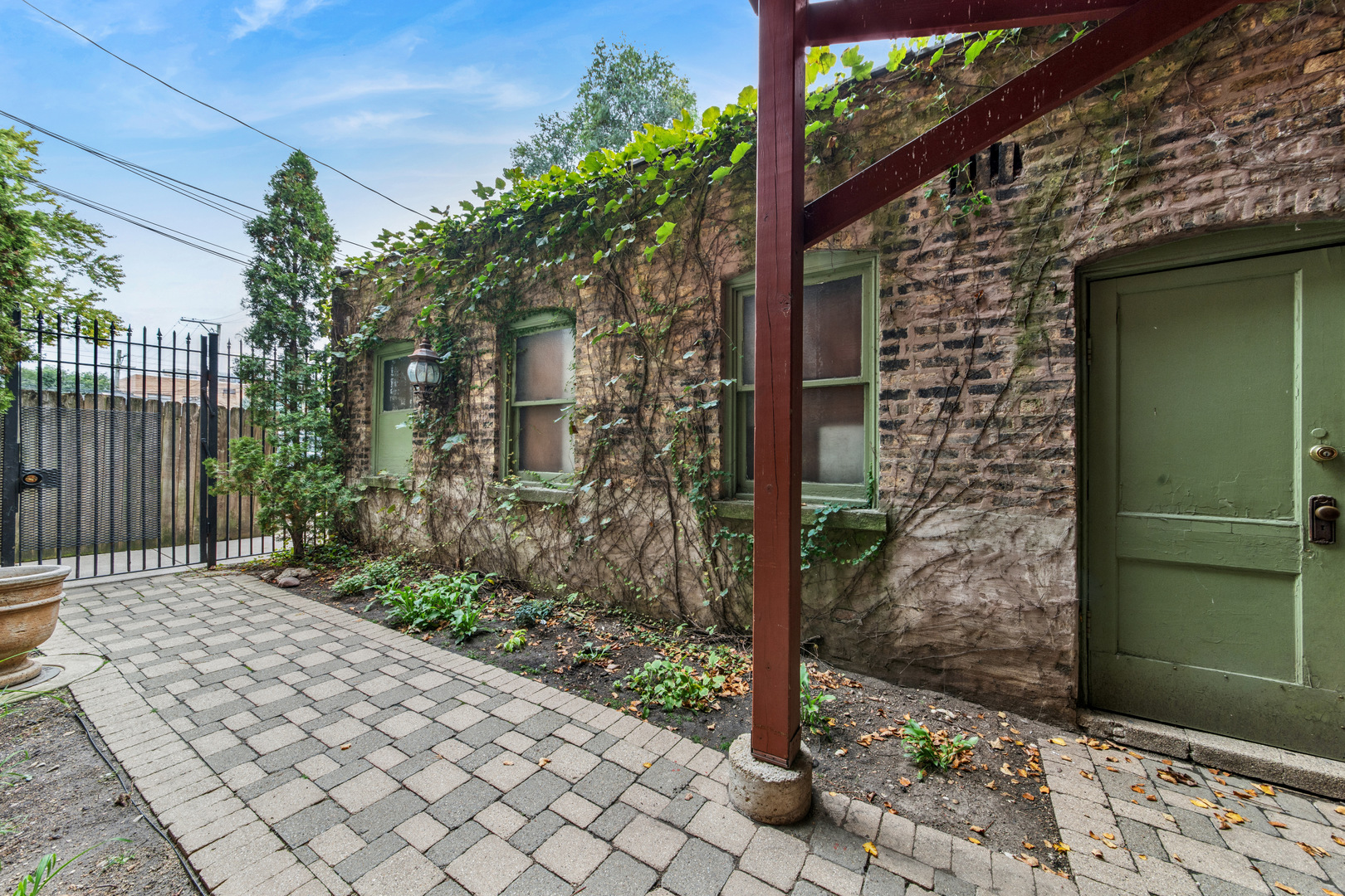 main property photo 19