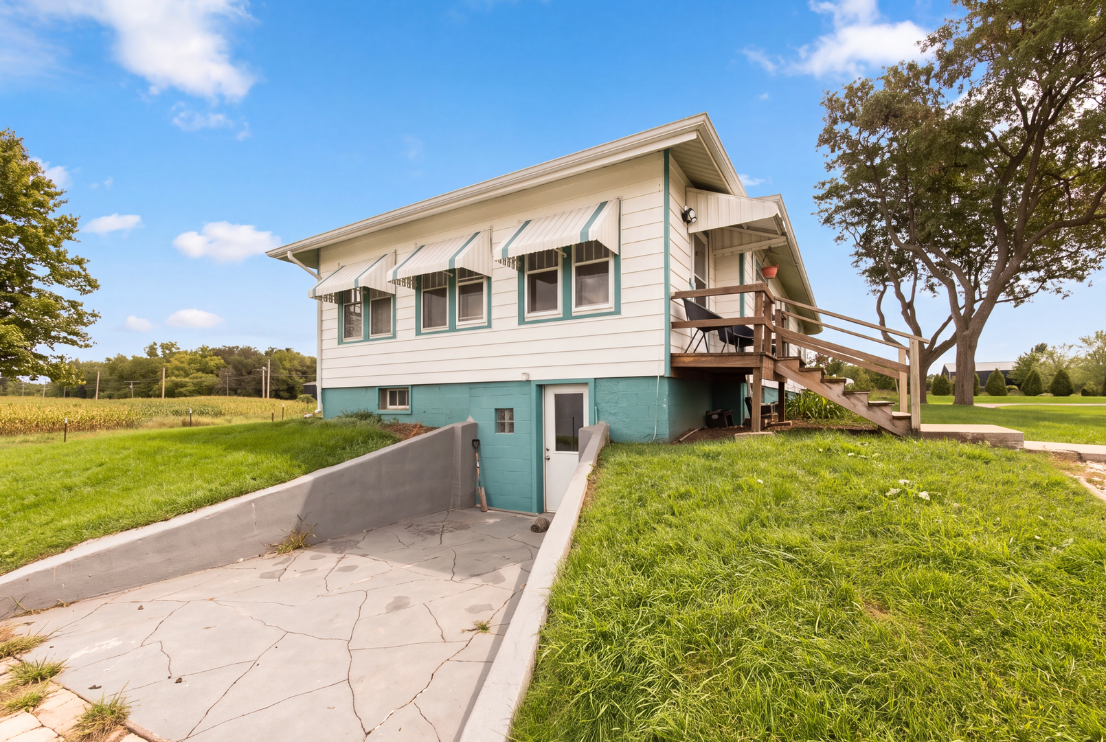 main property photo 13