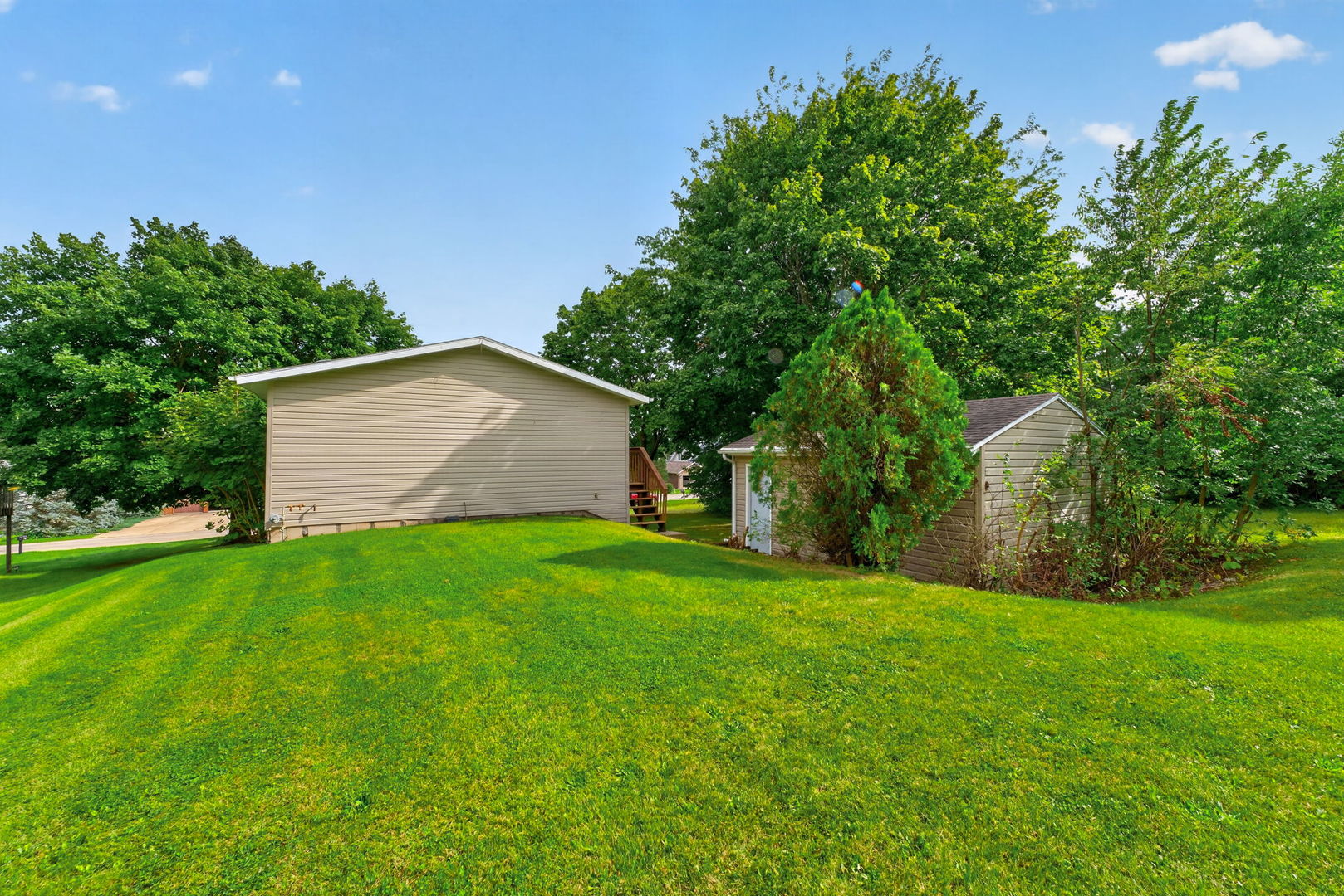 main property photo 37