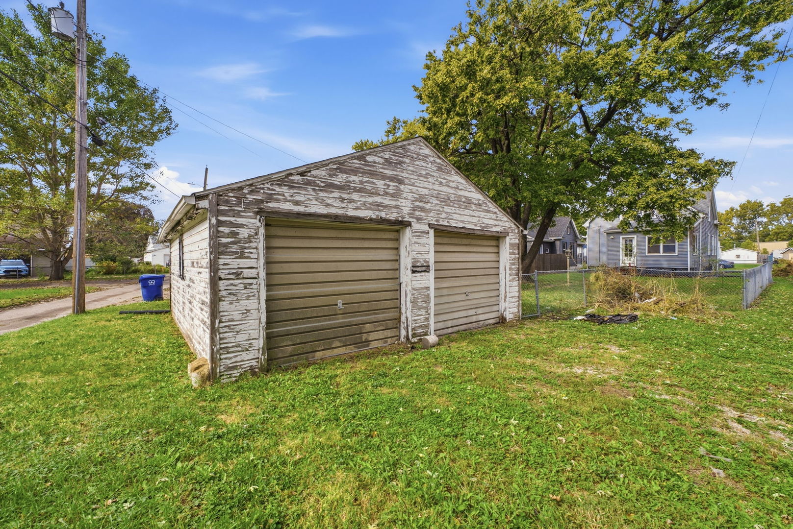 main property photo 17