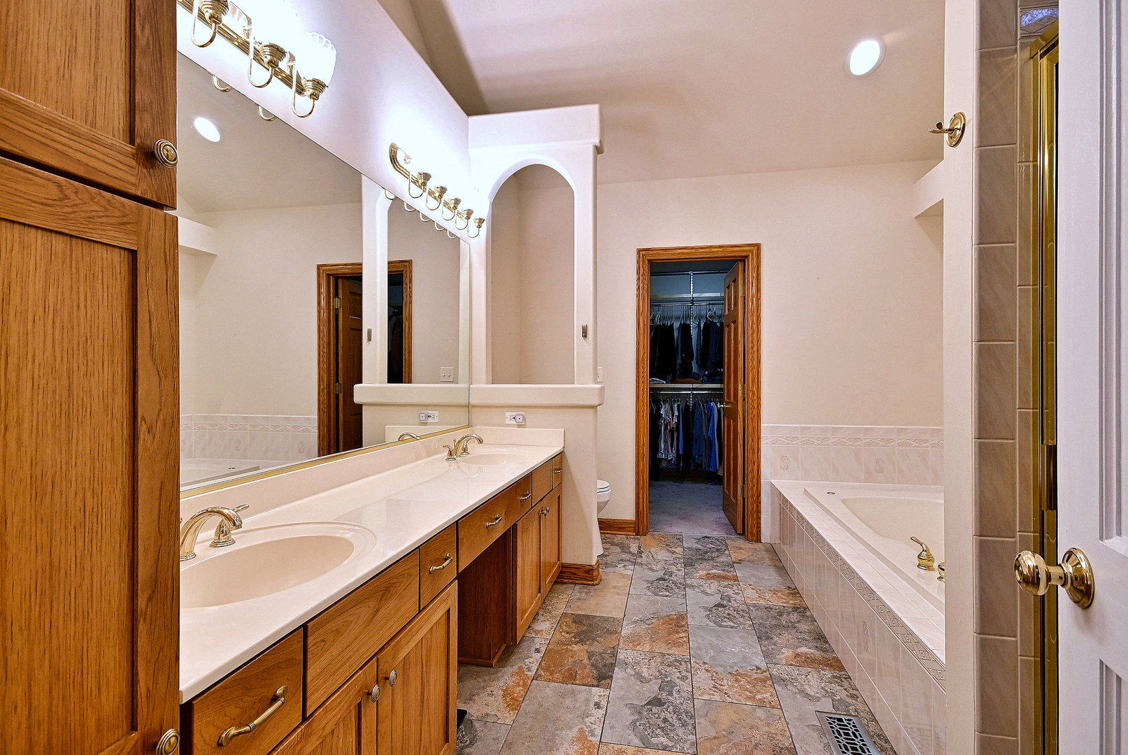 main property photo 13