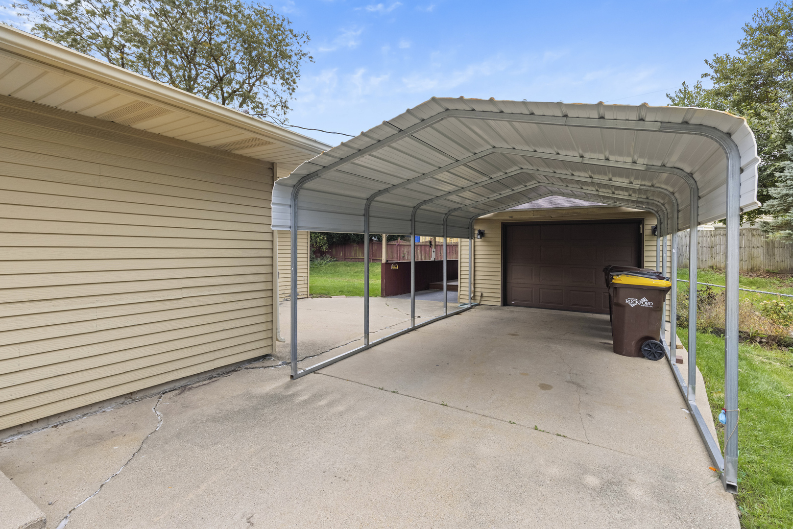 main property photo 22