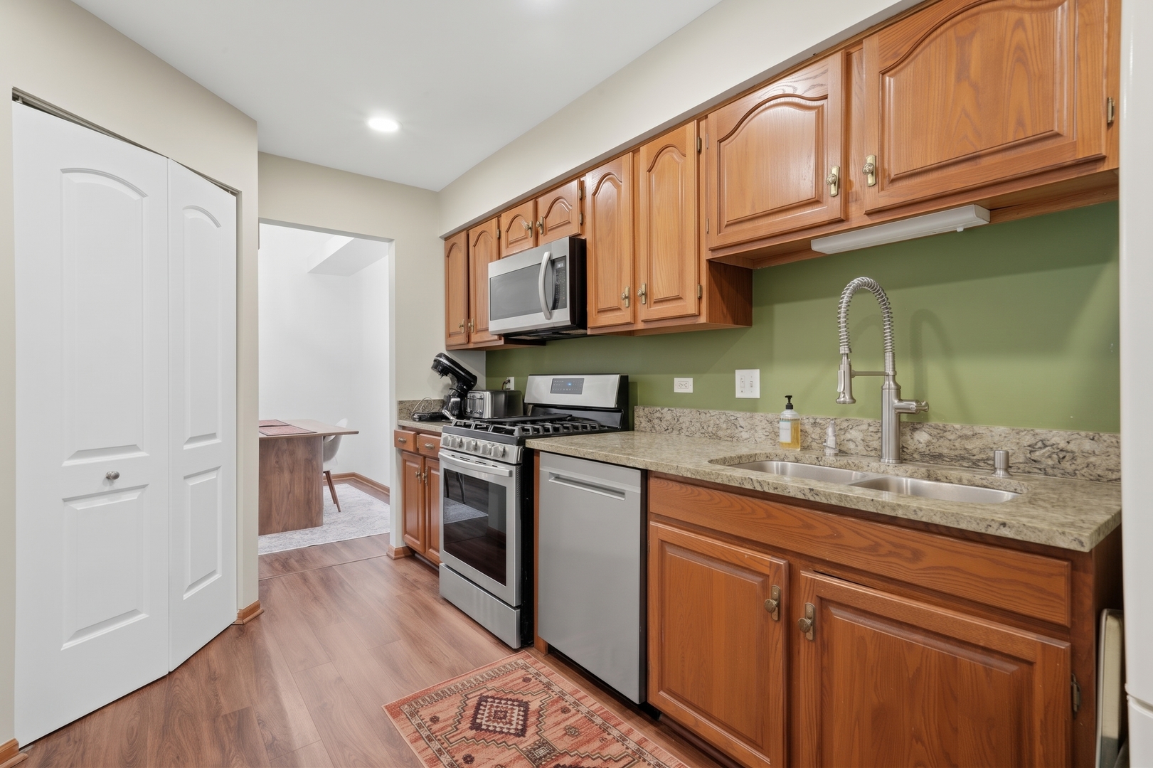 main property photo 7