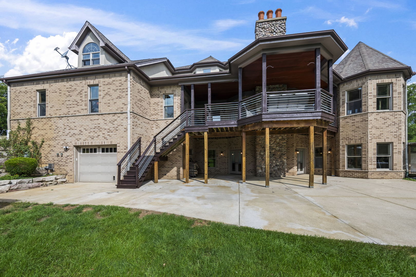 main property photo 50