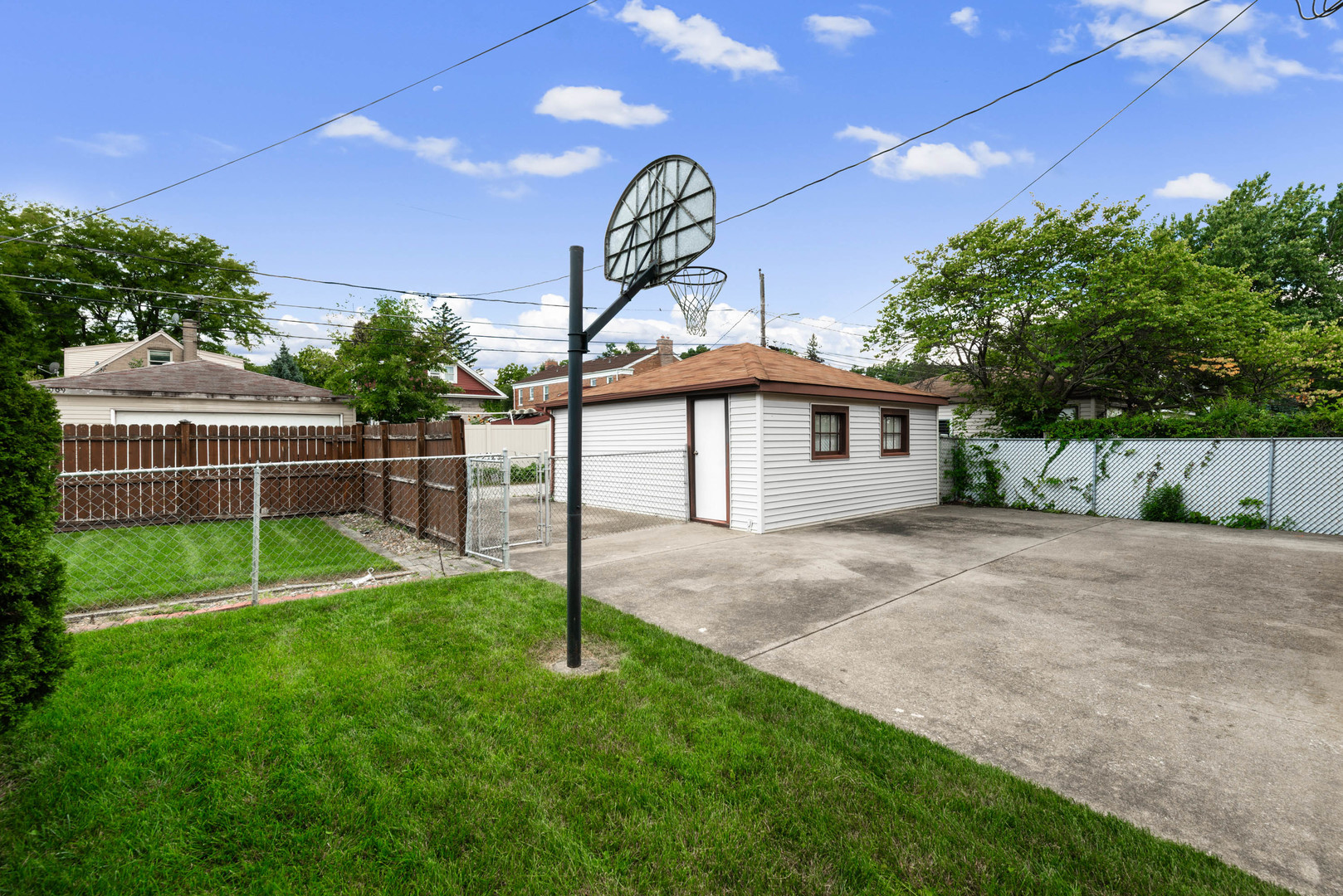 main property photo 18
