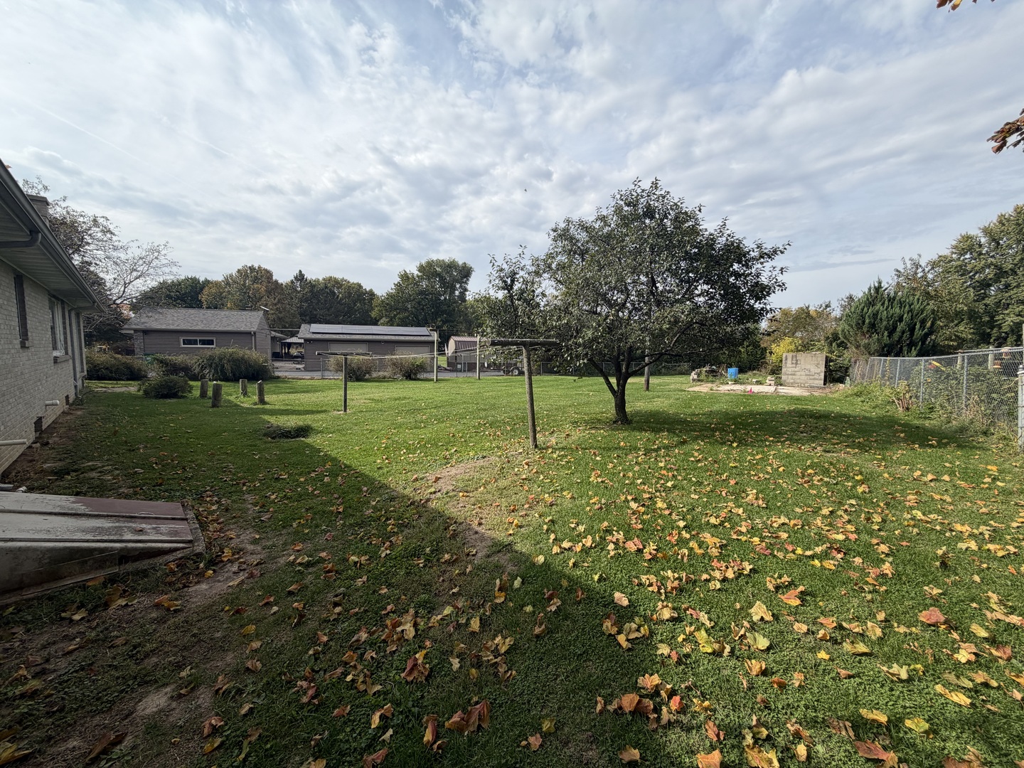 main property photo 27