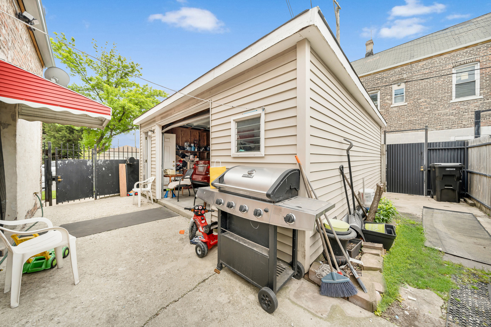 main property photo 23