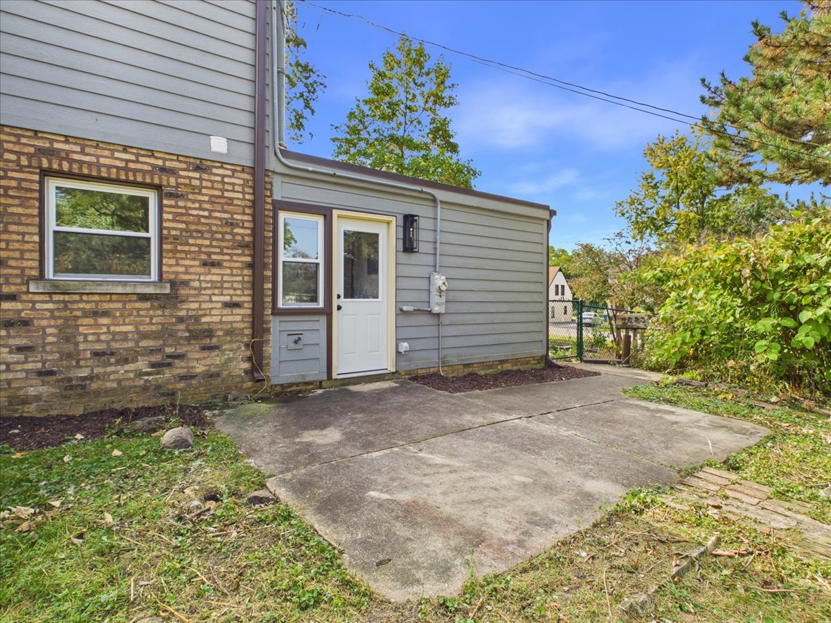 main property photo 23