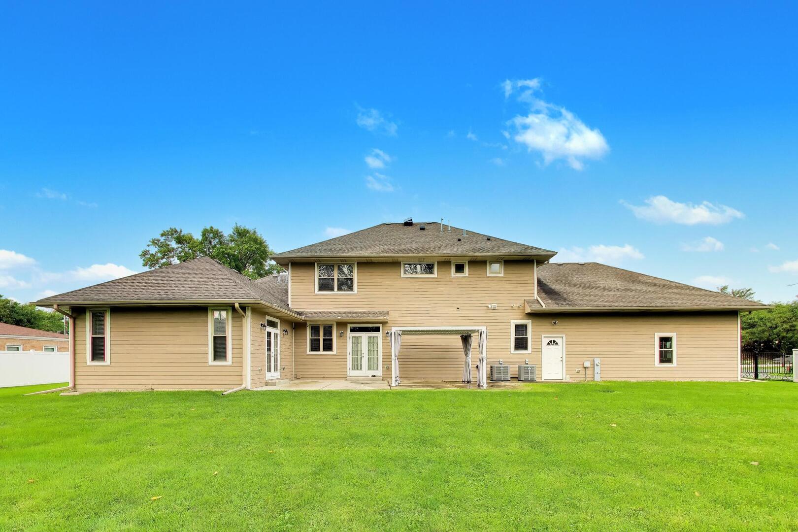 main property photo 30