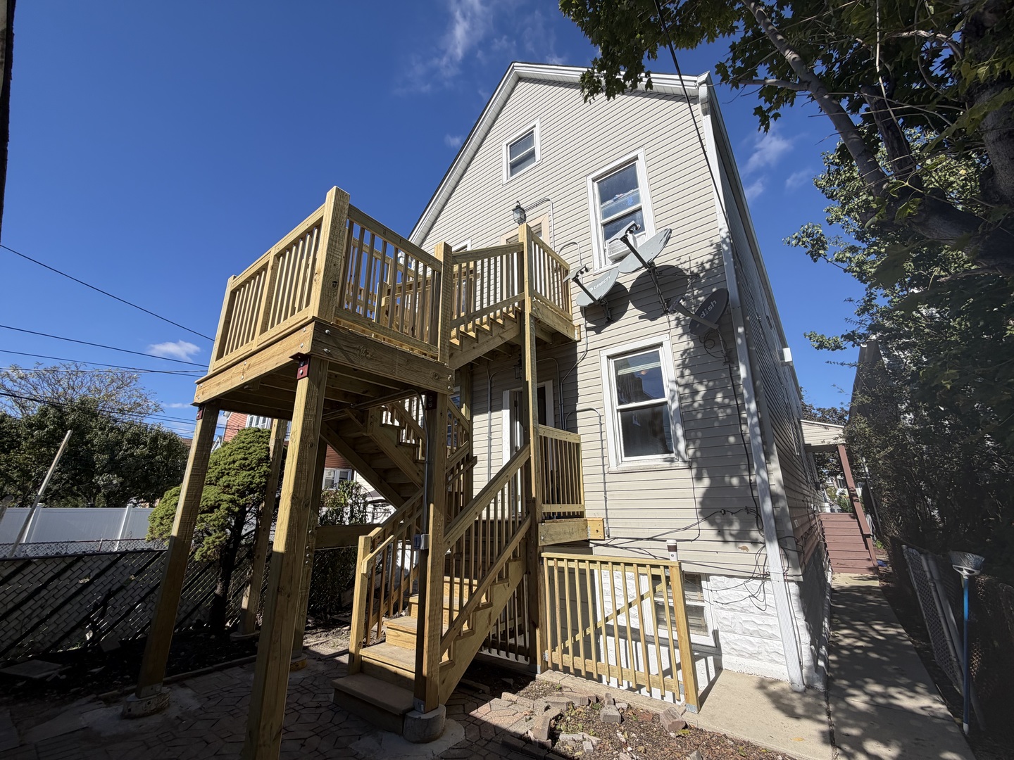 main property photo 23