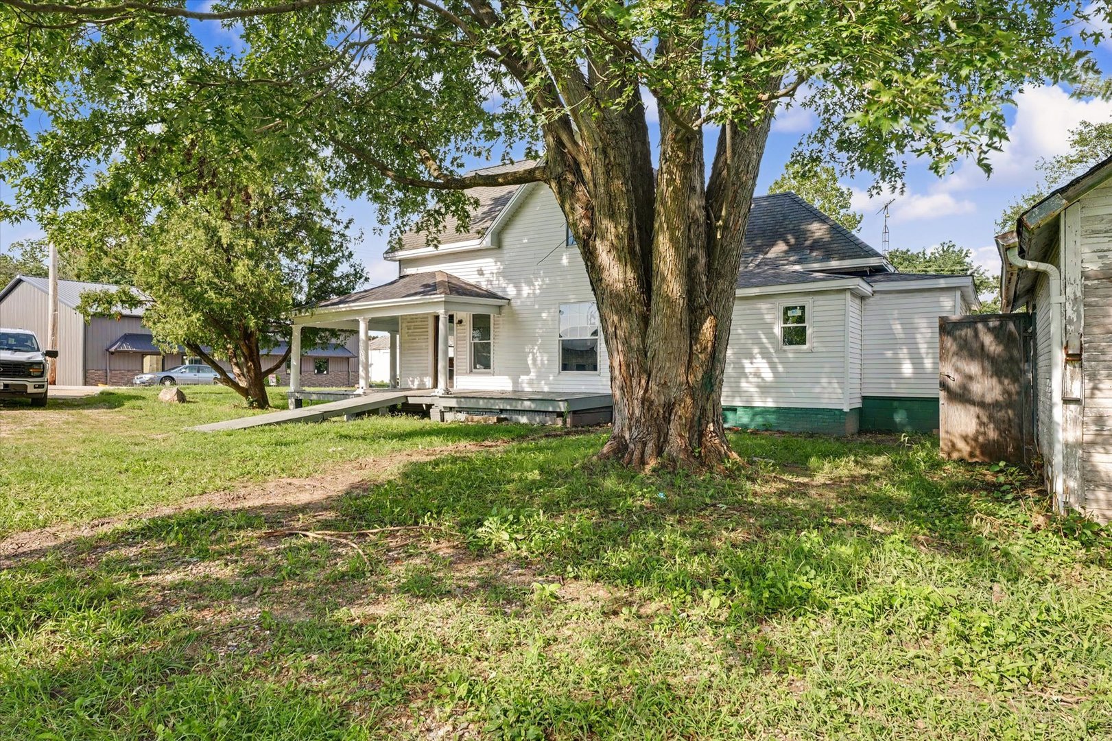 main property photo 33