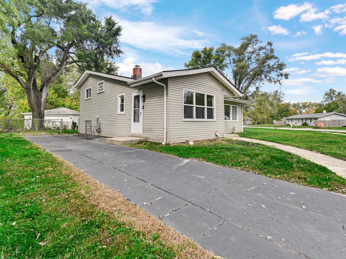 main property photo 17