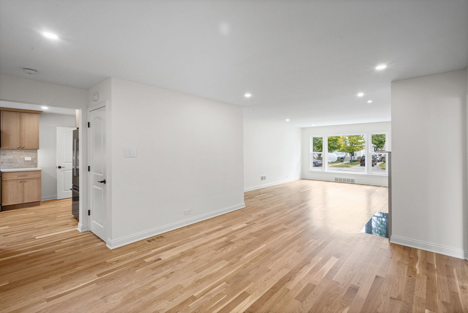 property viewer photo 4