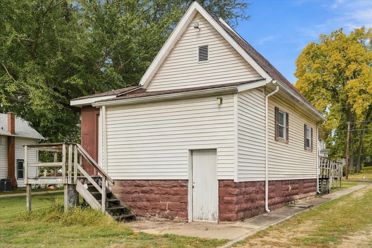 main property photo 18