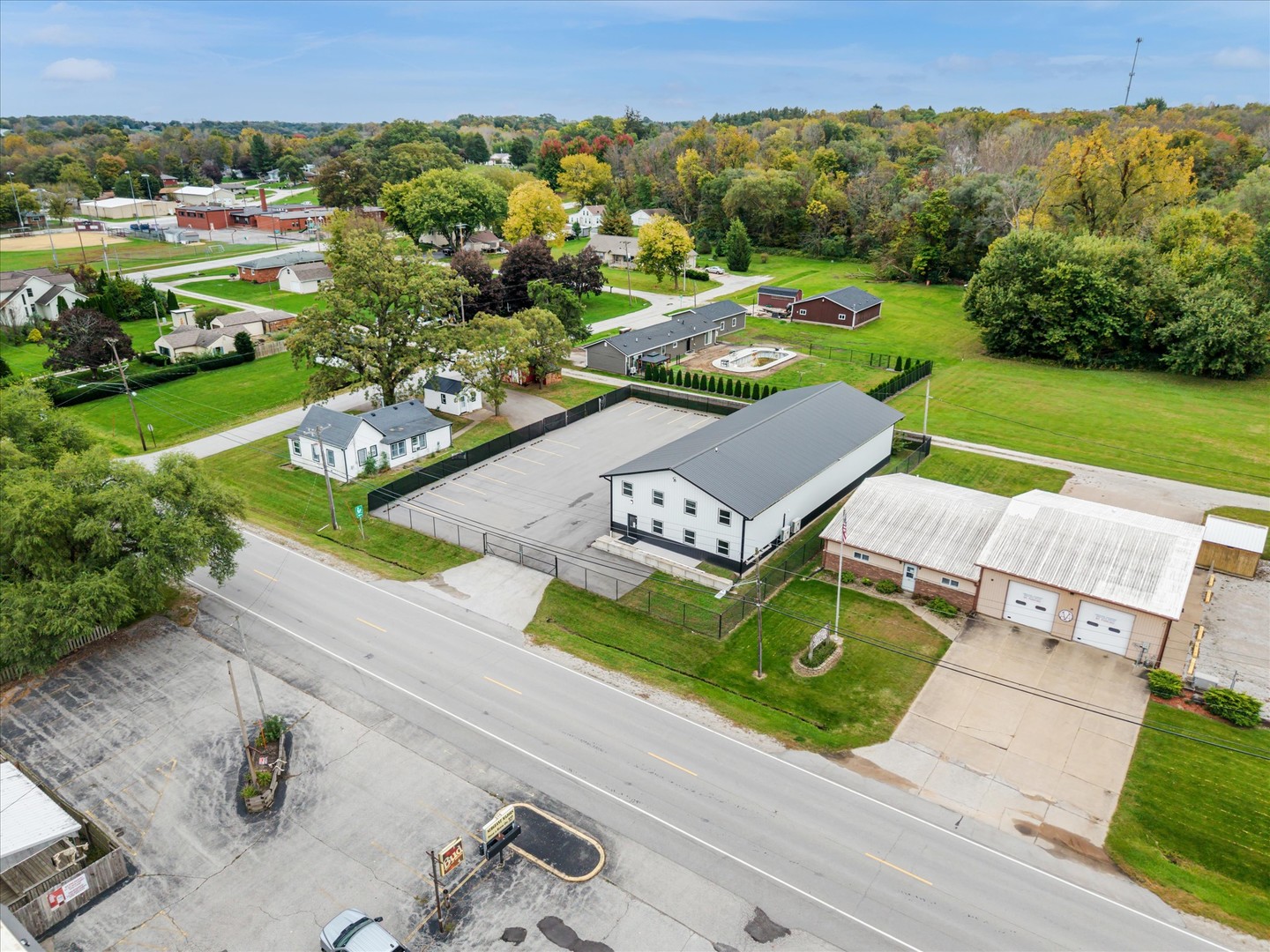main property photo 30