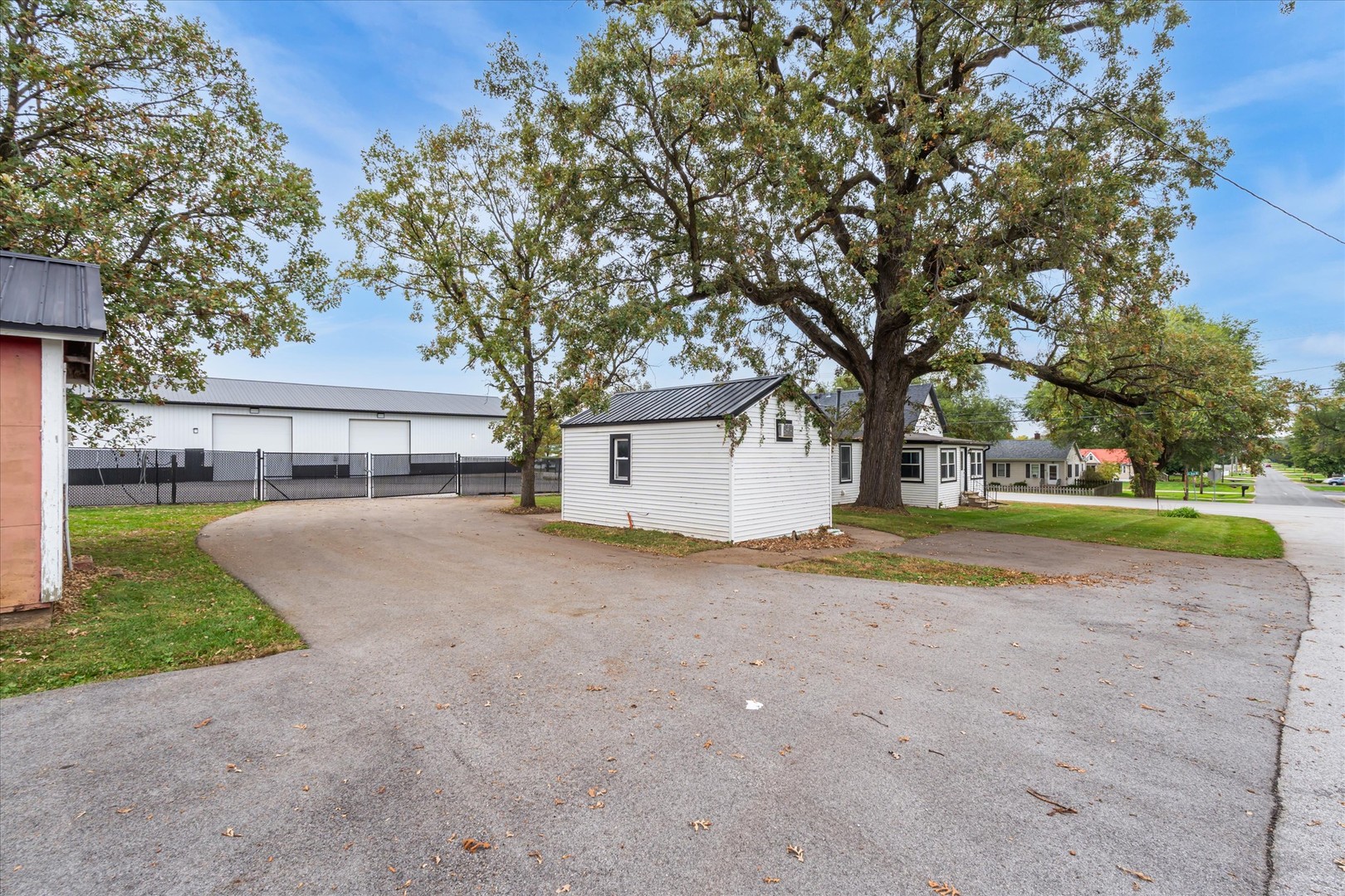 main property photo 38