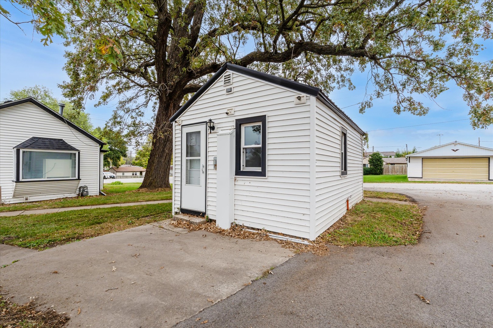 main property photo 39