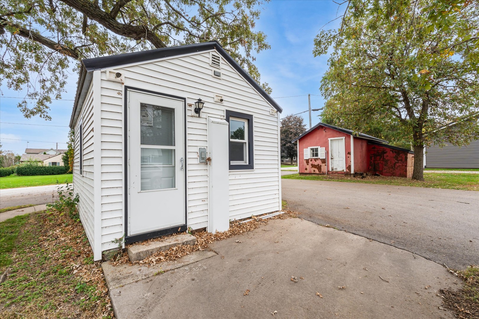 main property photo 40