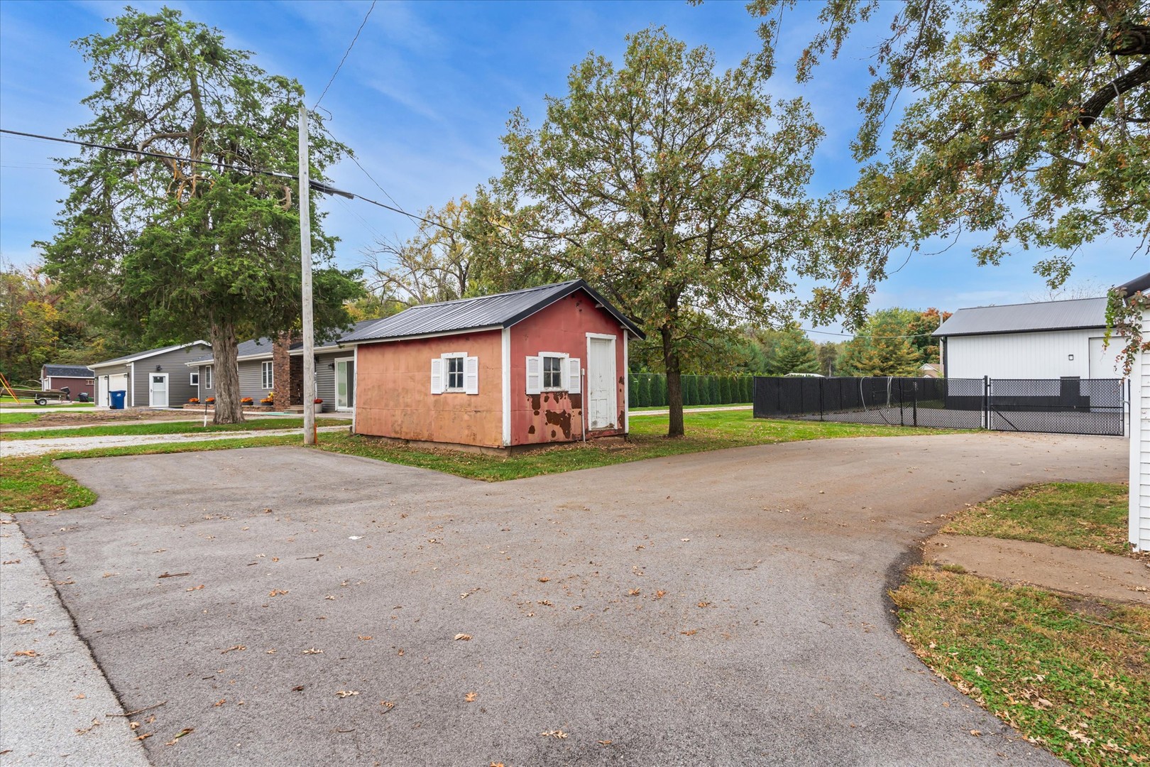 main property photo 41