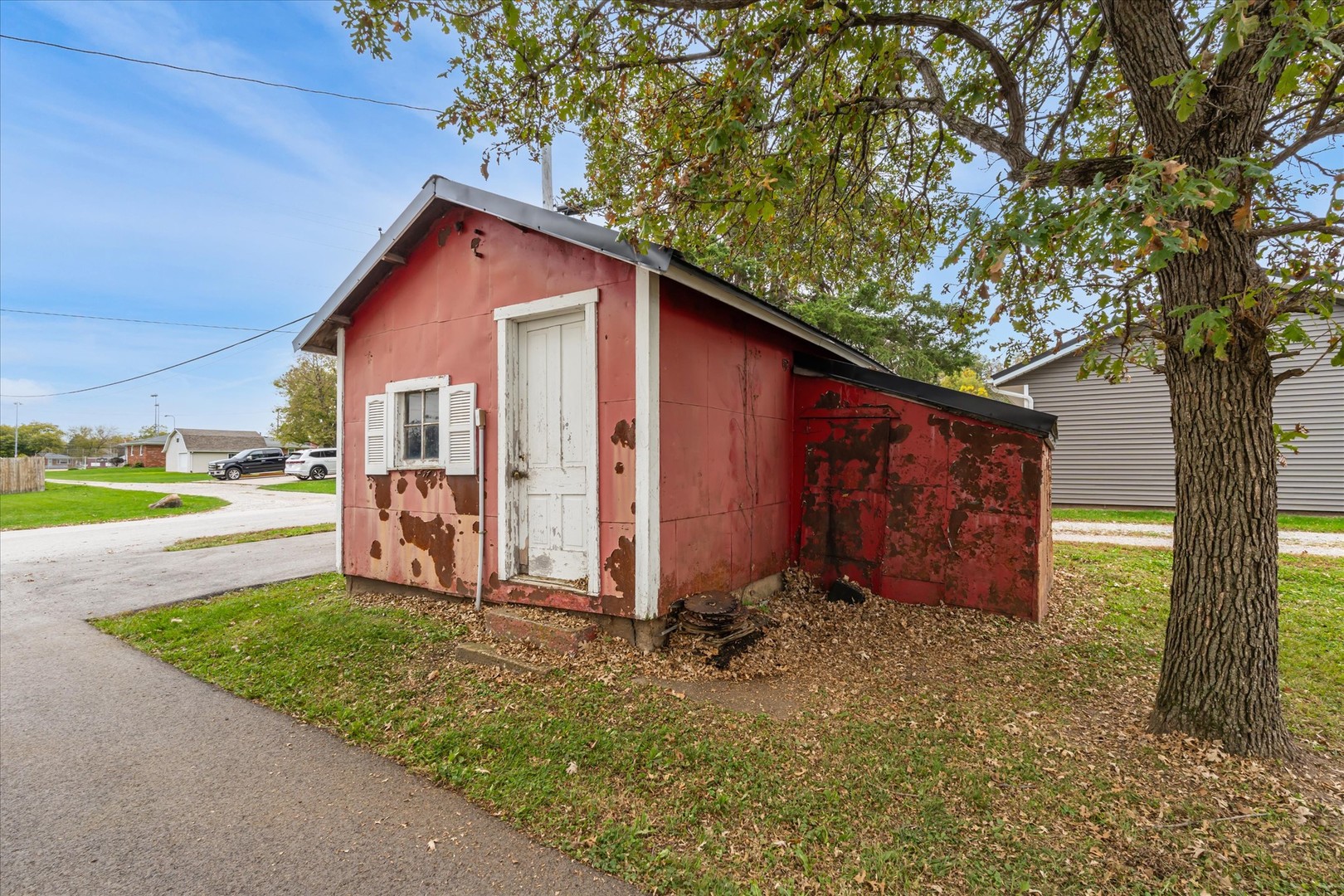 main property photo 43