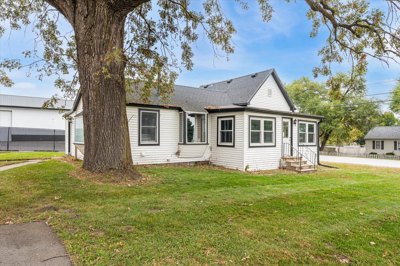 main property photo 45