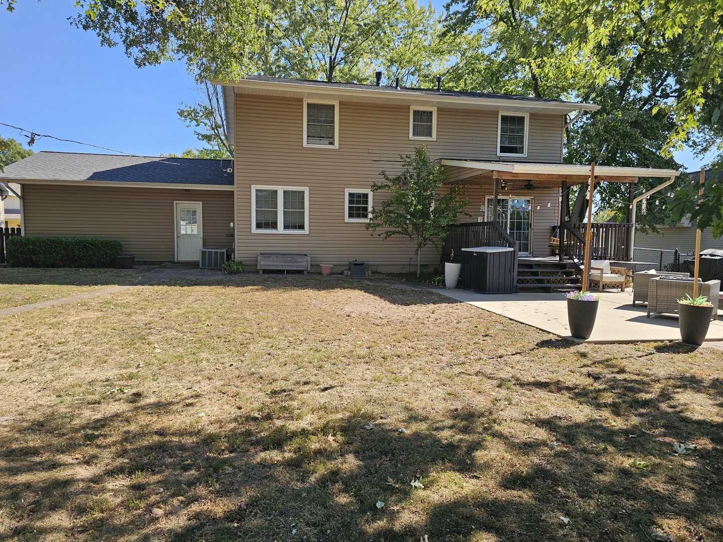 main property photo 11
