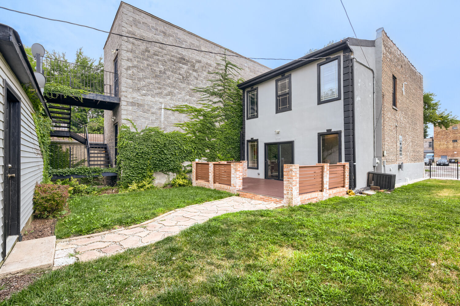 main property photo 27