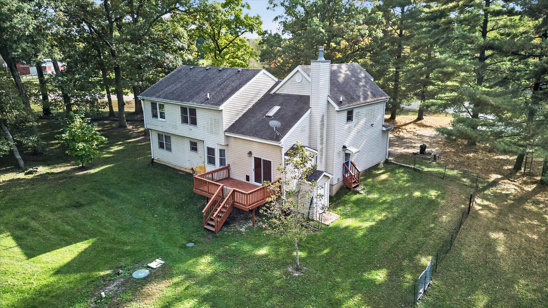 main property photo 28