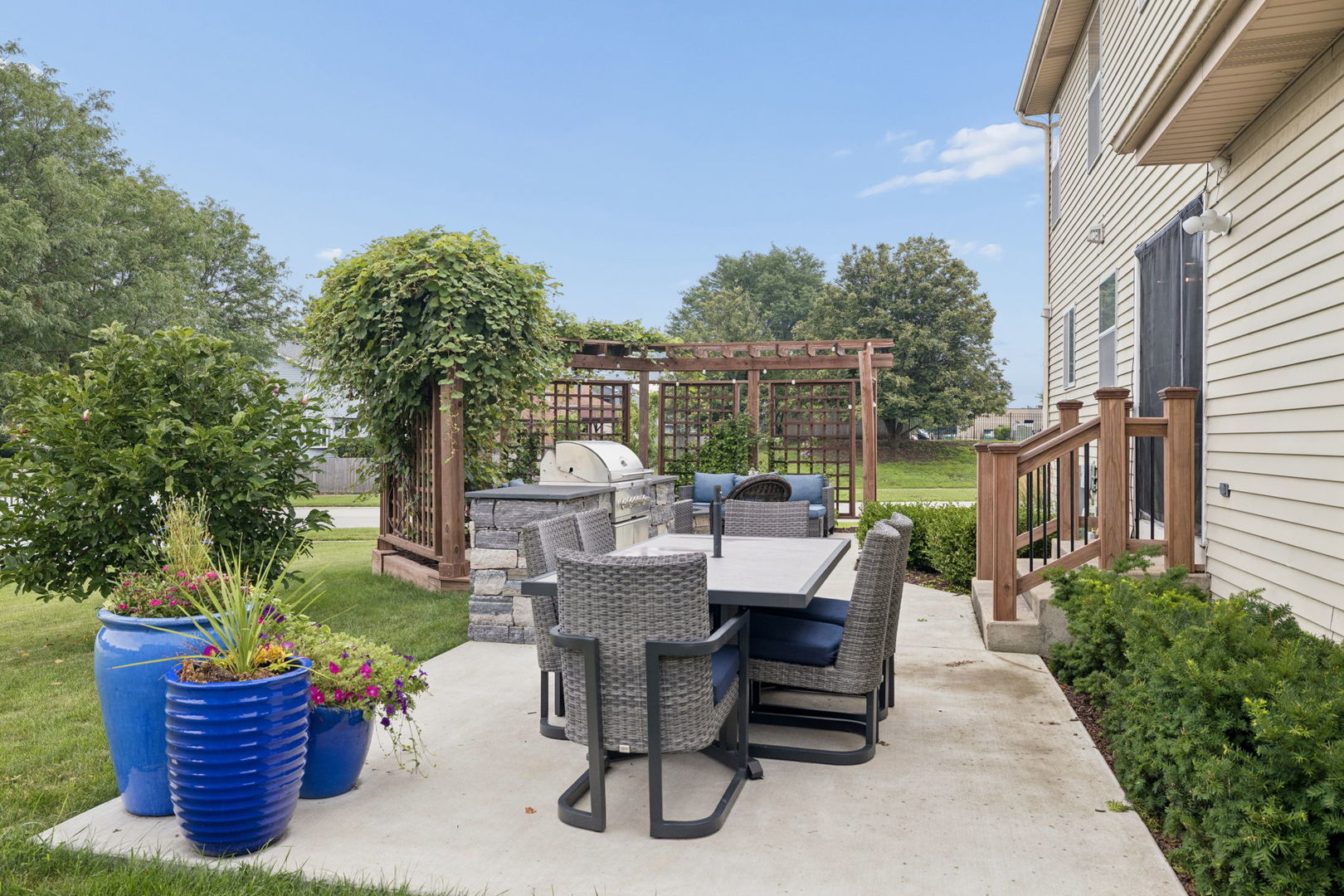 main property photo 15