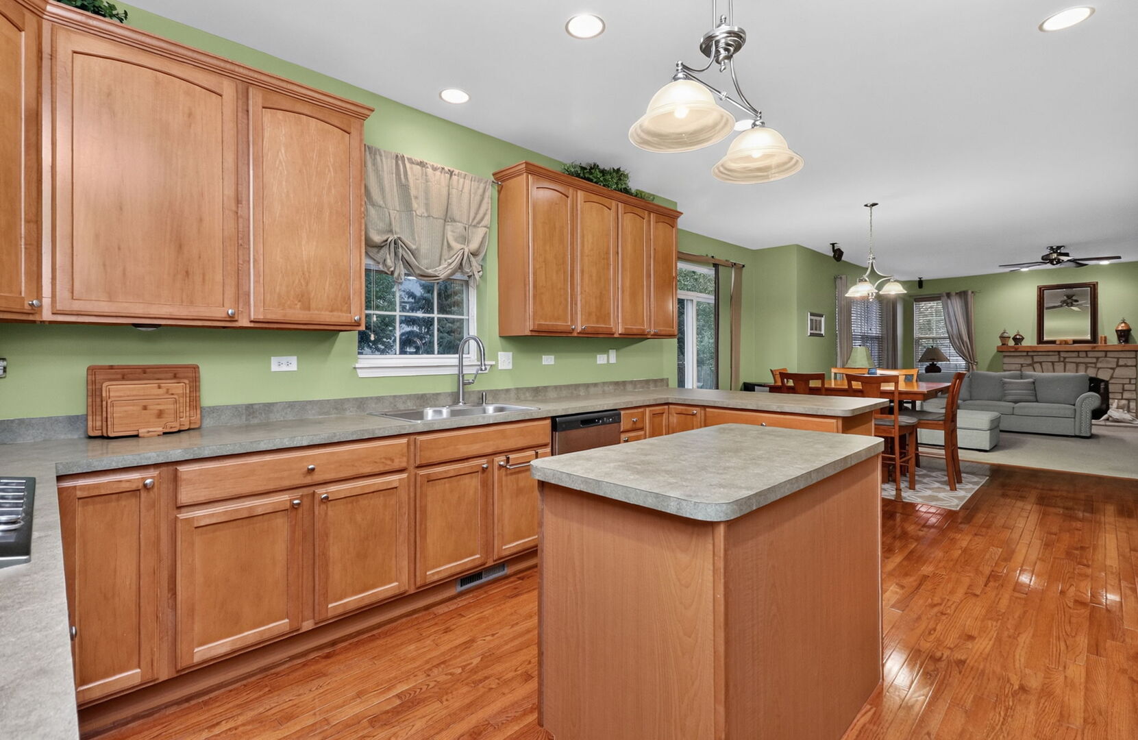 main property photo 9