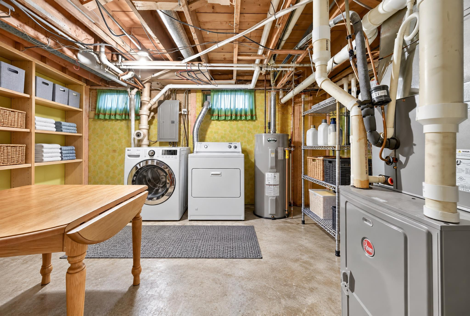main property photo 13