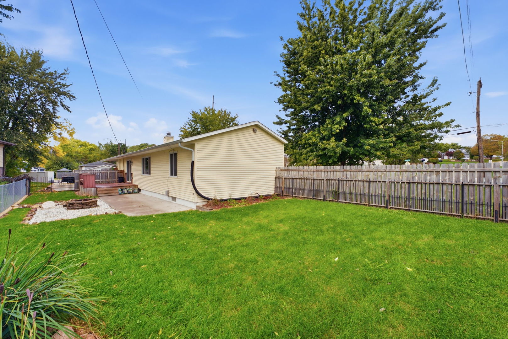main property photo 16