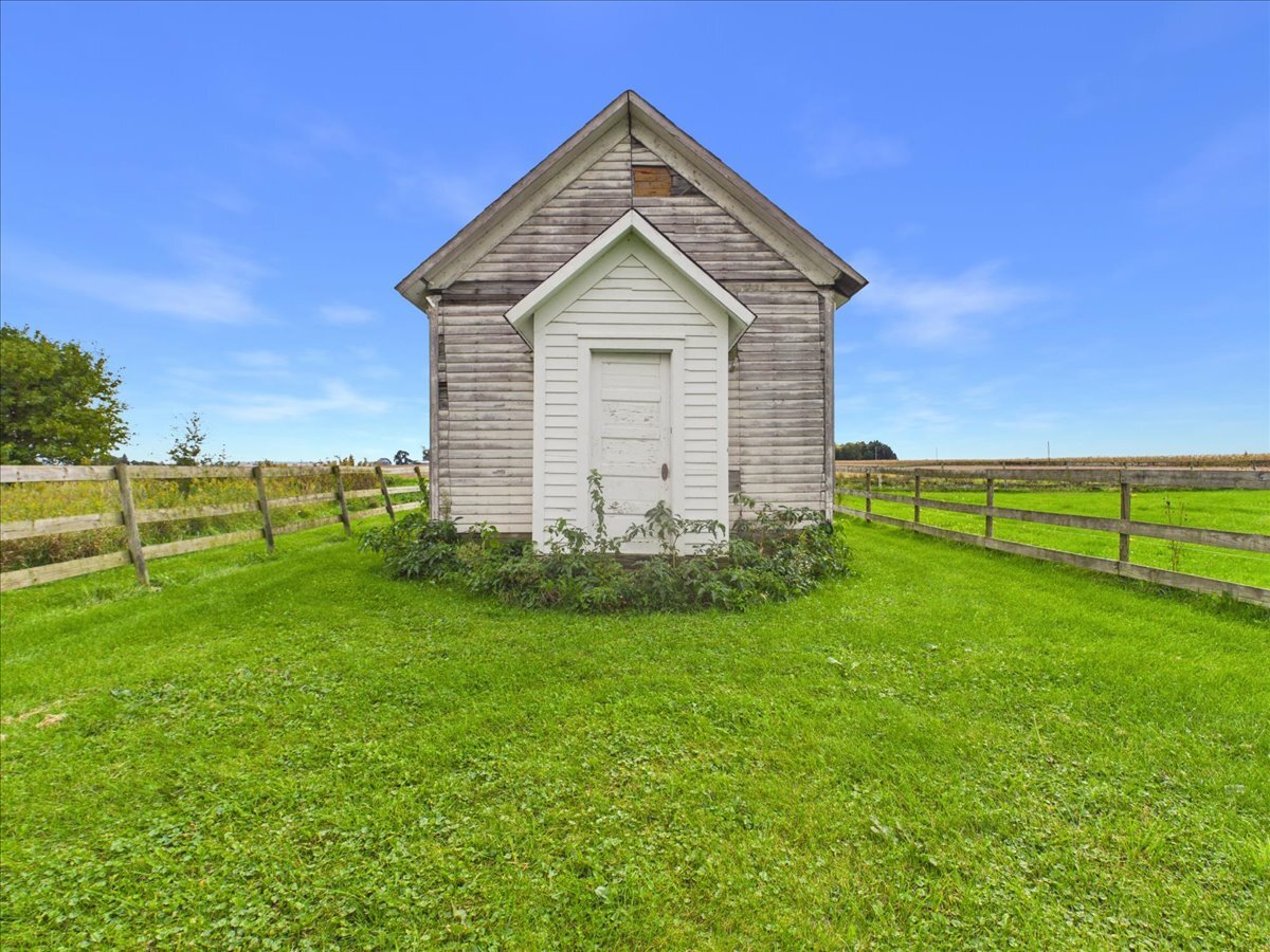 main property photo 41