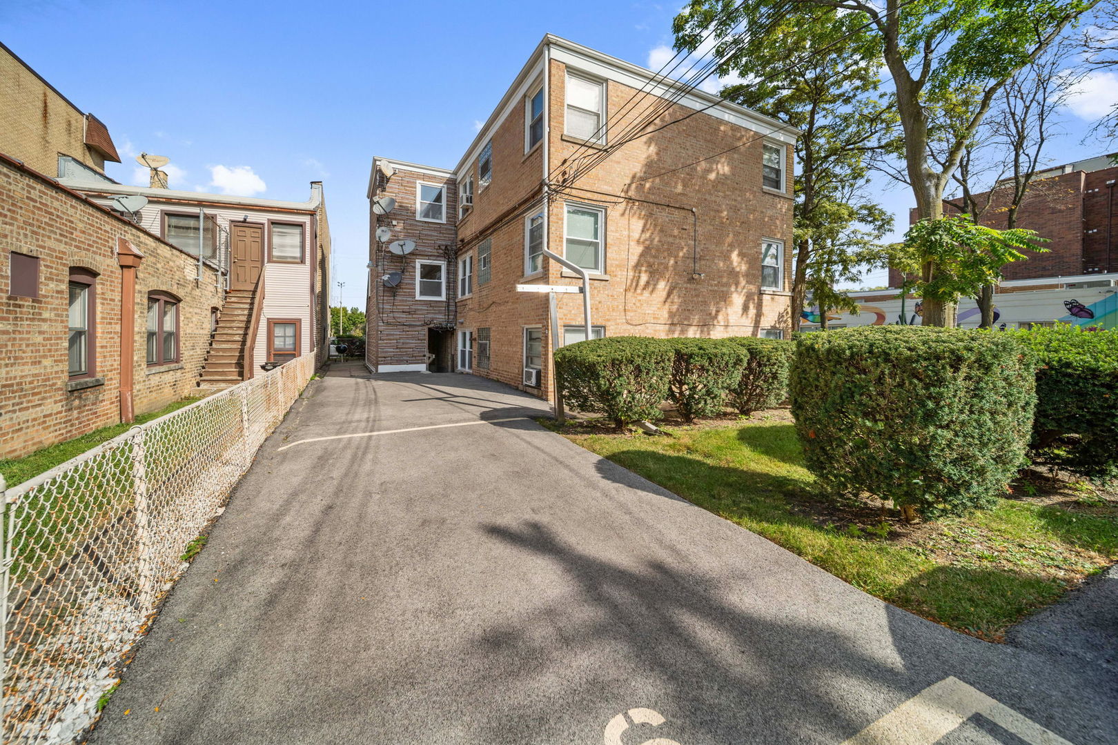 main property photo 31