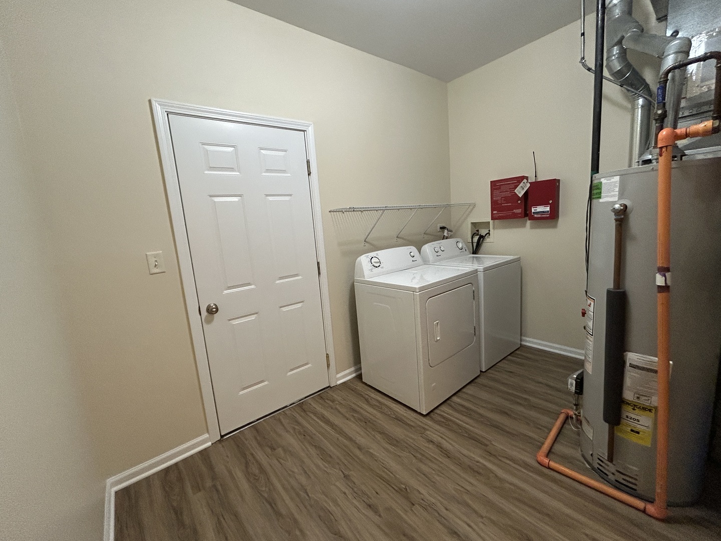 main property photo 8