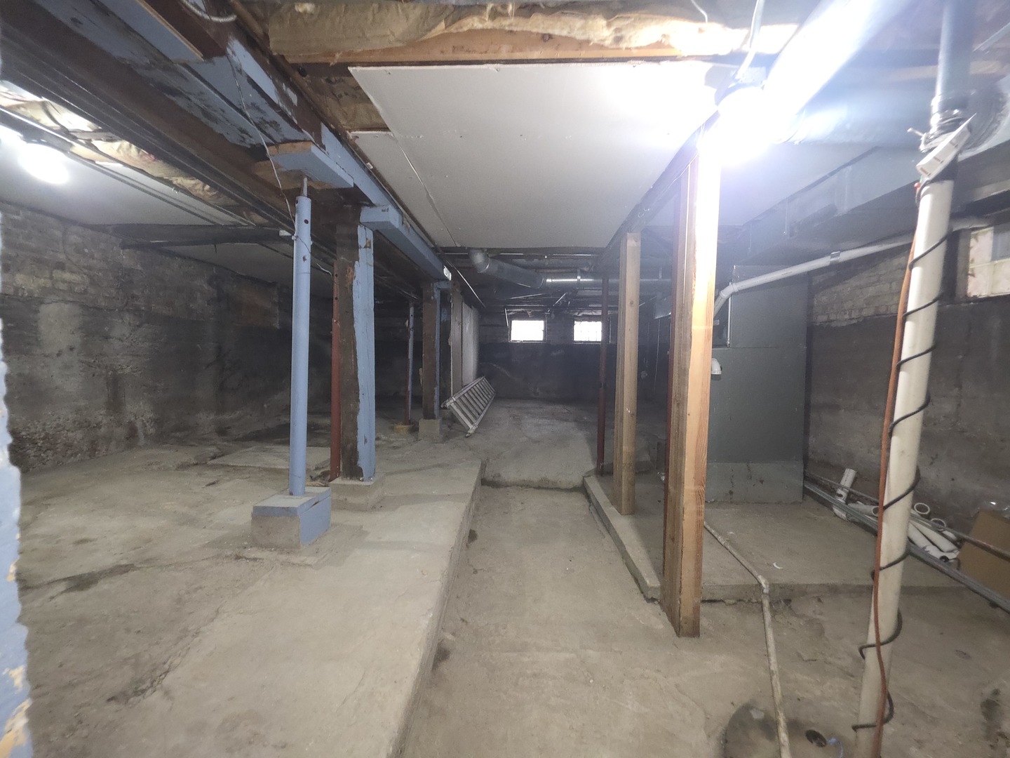 main property photo 36
