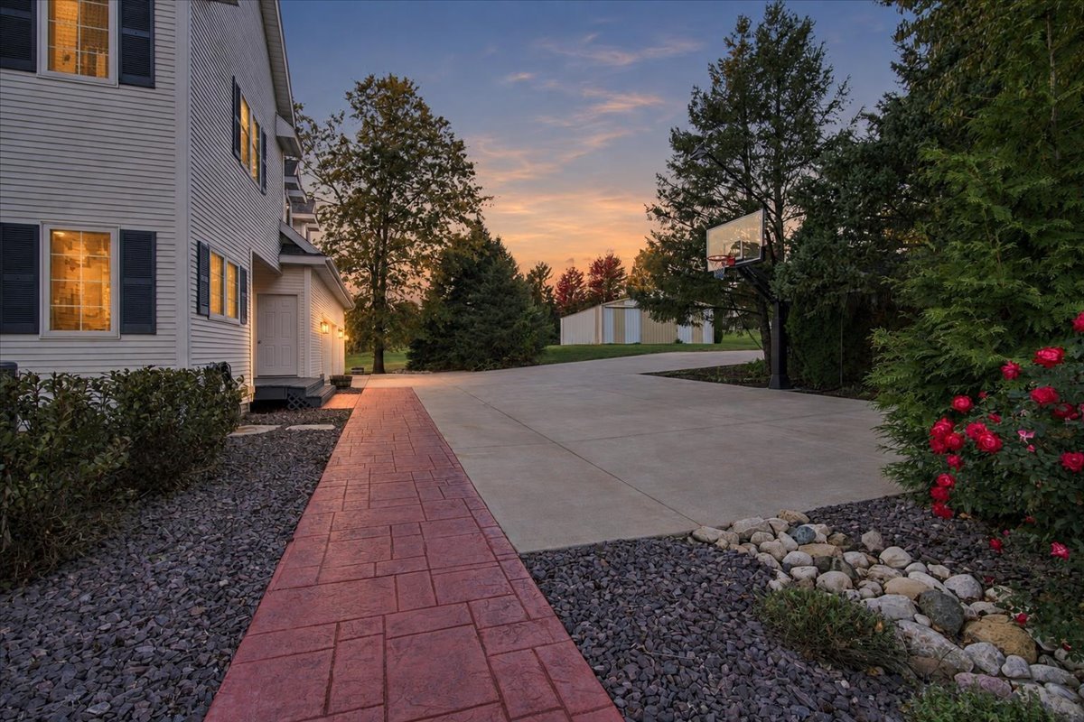 main property photo 12