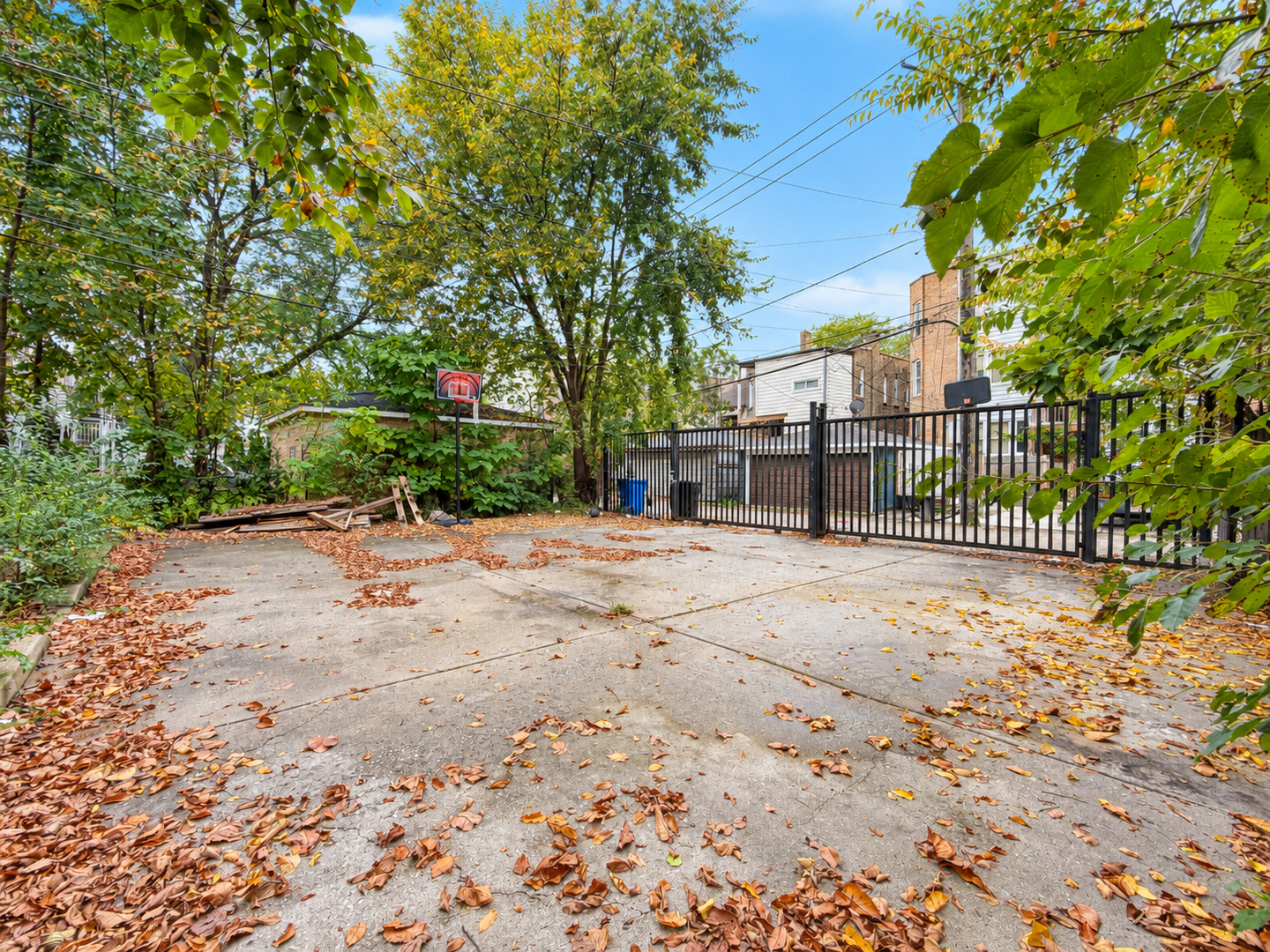 main property photo 28