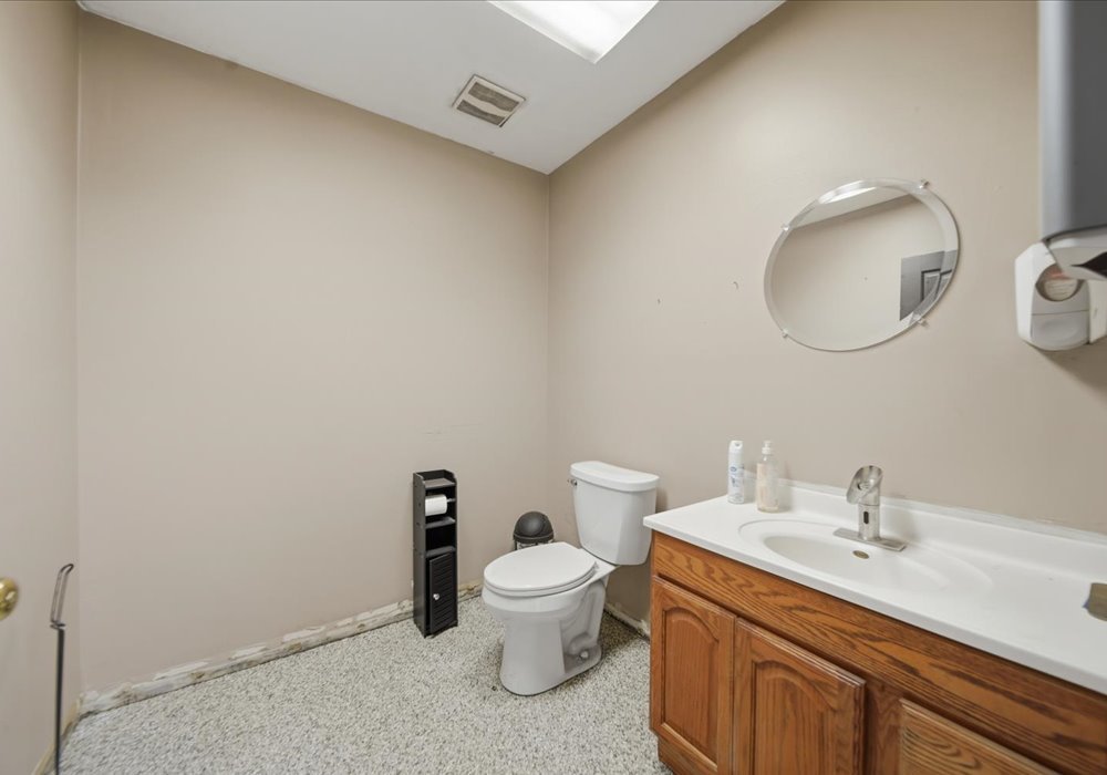 main property photo 13