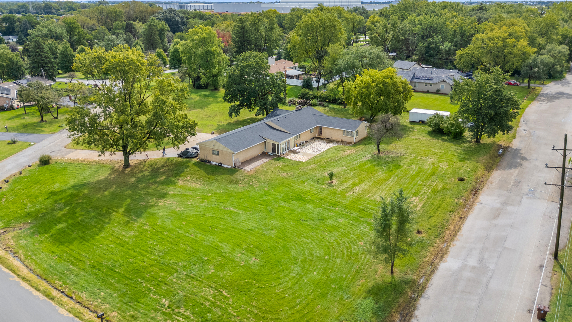main property photo 31