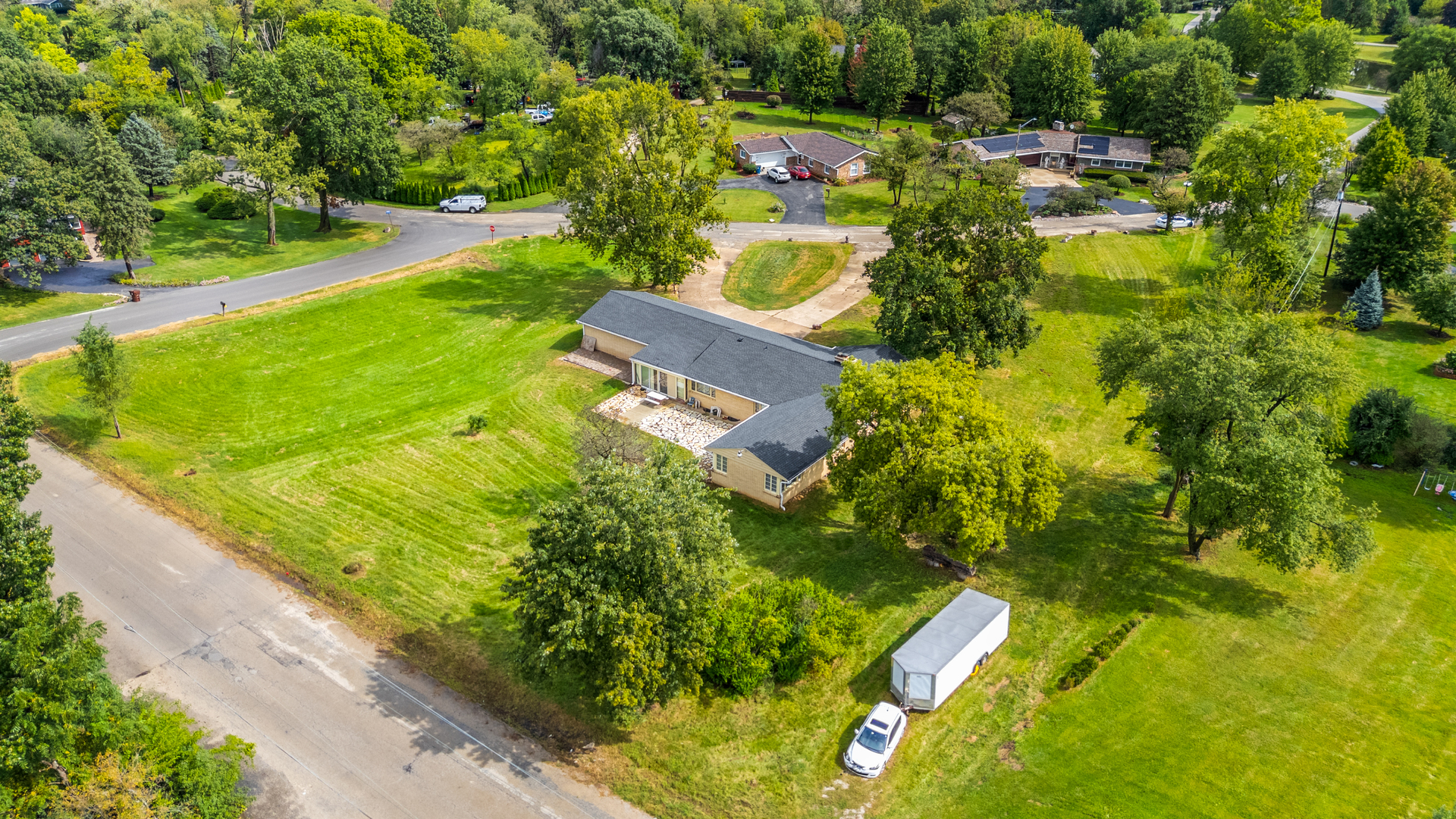 main property photo 32