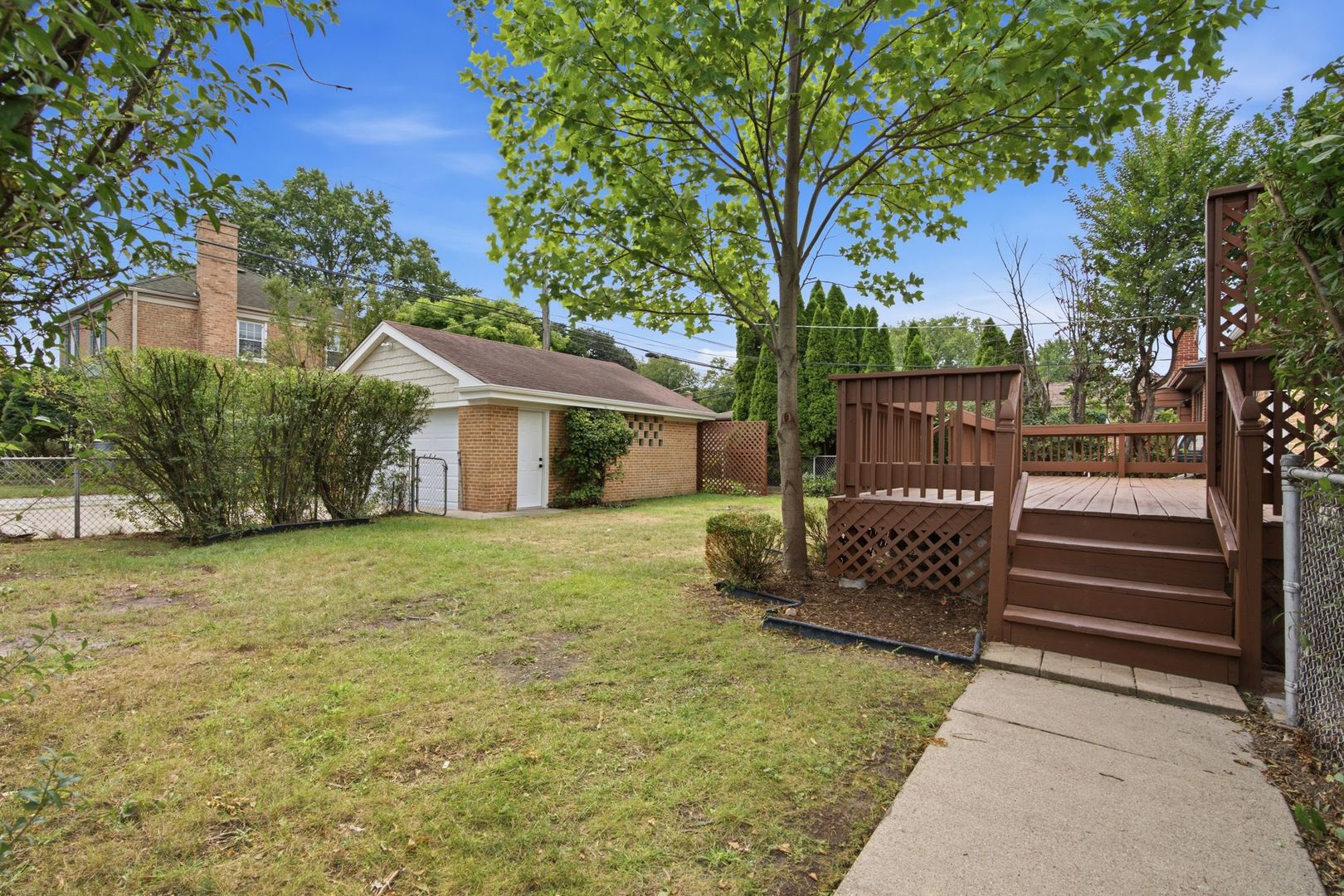 main property photo 40