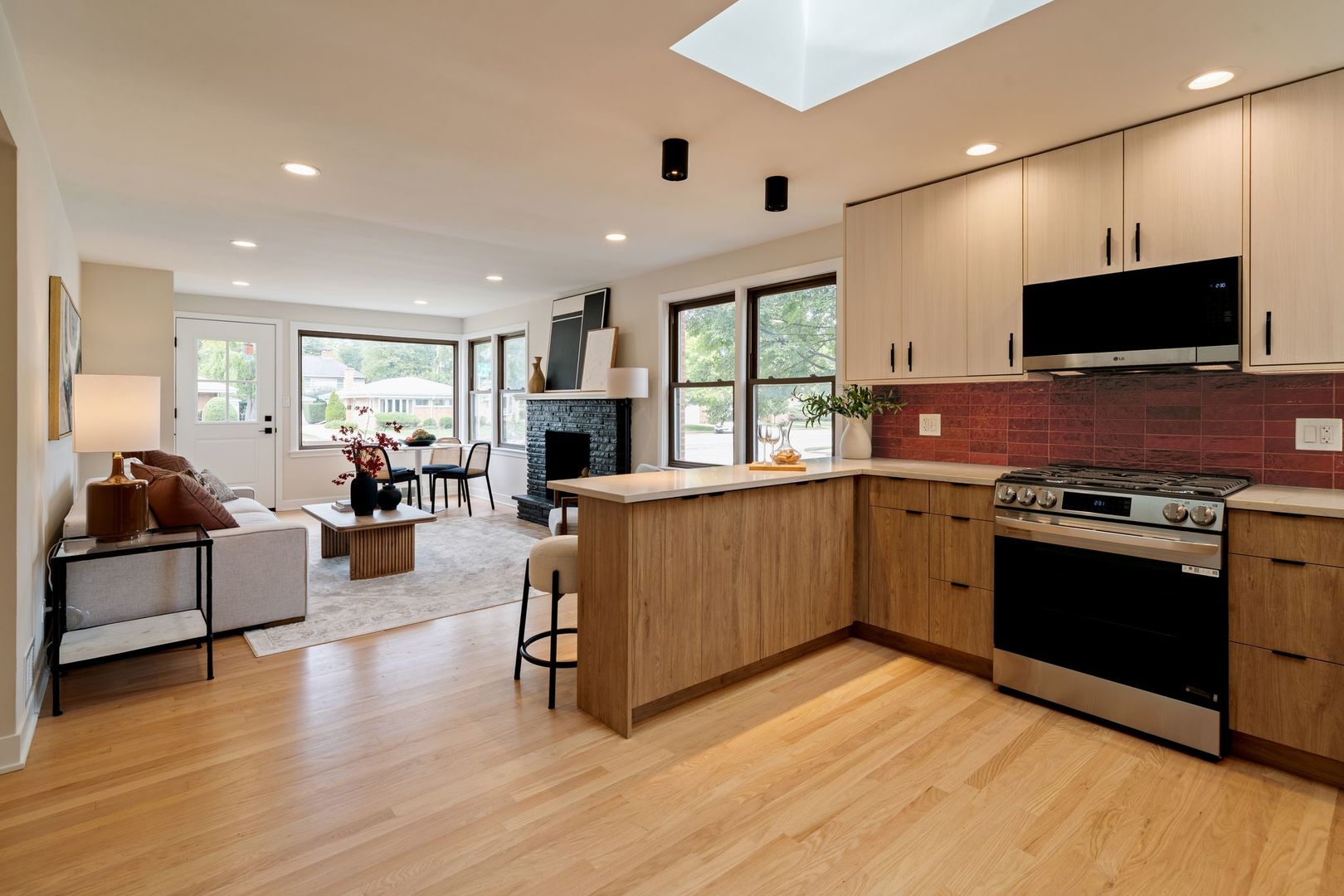 main property photo 8
