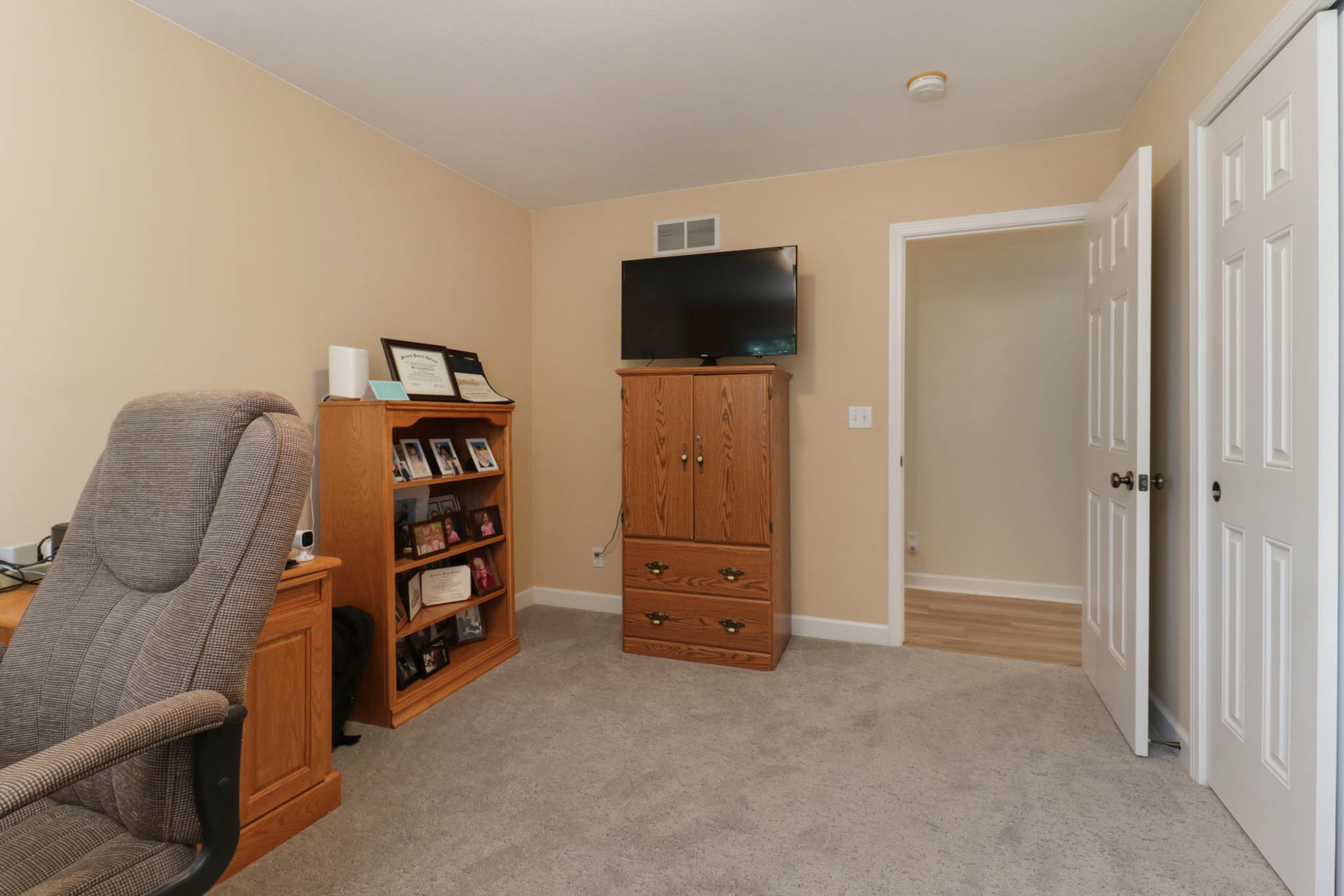 main property photo 25