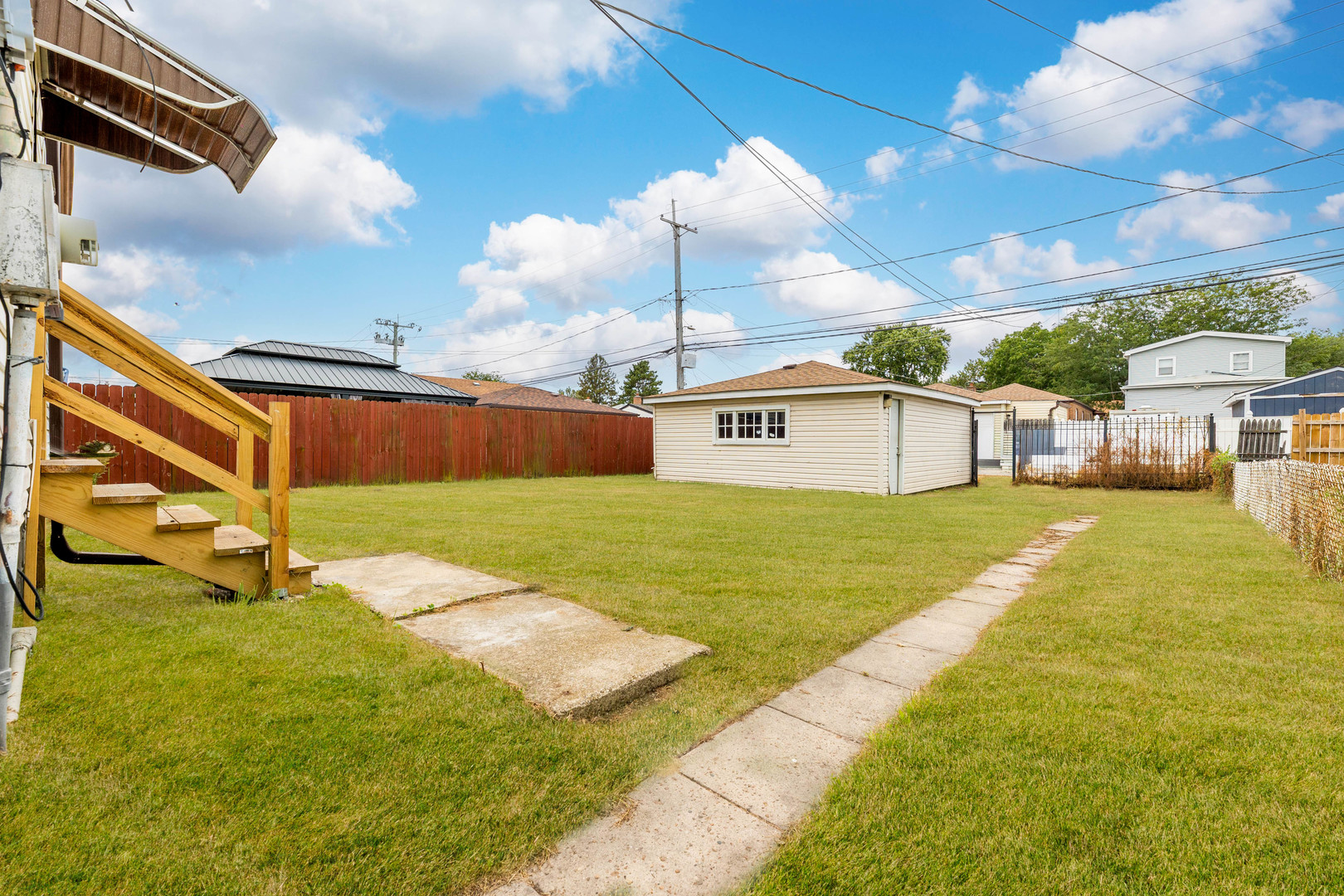 main property photo 23