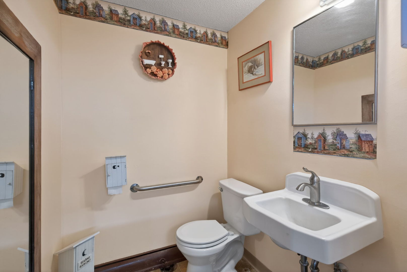 main property photo 13