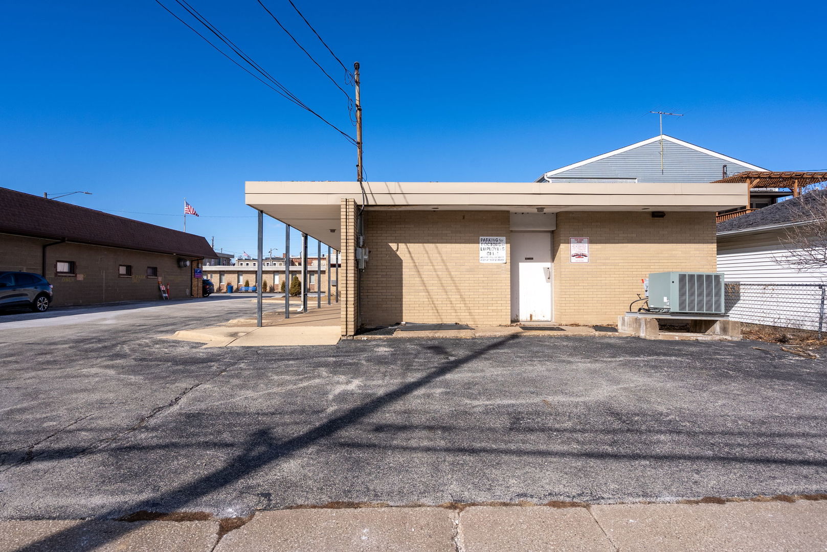 main property photo 28