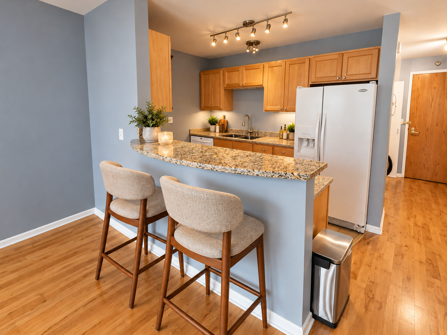 property viewer photo 2